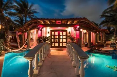 Xaman Ha -steps From The Playa del Carmen
